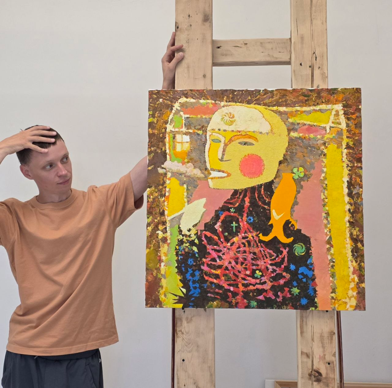 Художник рядом с мольбертом / Artist beside an easel